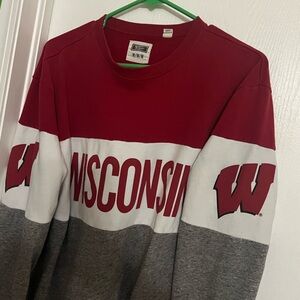 Wisconsin Badgers Crew Neck Sweatshirt - size medium